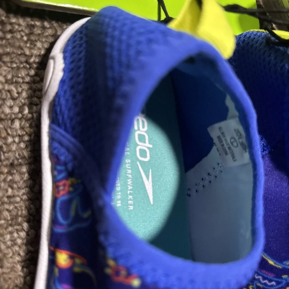 NWT Speedo Little Boys Large 9 10 Aqua socks Water Shoes Blue Sharks Rubber Sole